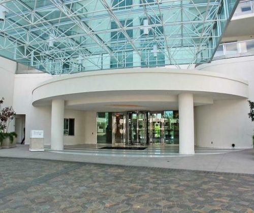 Turnberry-Towers-Porte-Cochere